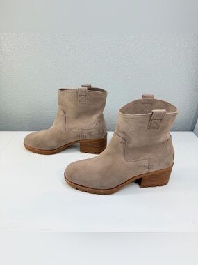 Sorel Women's Cate Pull On Boot Suede Ankle Boots in Taupe size 7.5